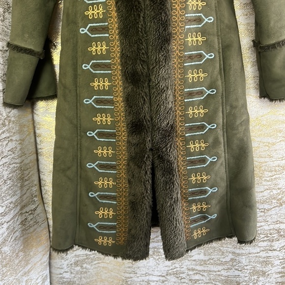 Vintage🧚‍♀️Outer Wear Olive Green Embroidered Girls Hooded Dutch Coat Size 8 - Picture 5 of 16